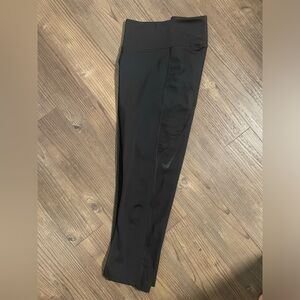 Nike Dry Fit Women’s Leggings with mesh pockets